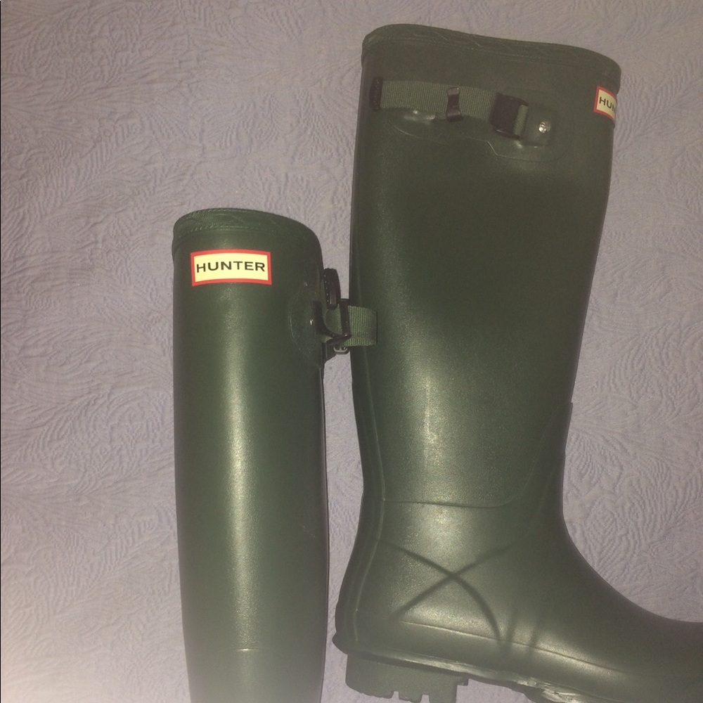 BRAND NEW HUNTER RAIN BOOTS